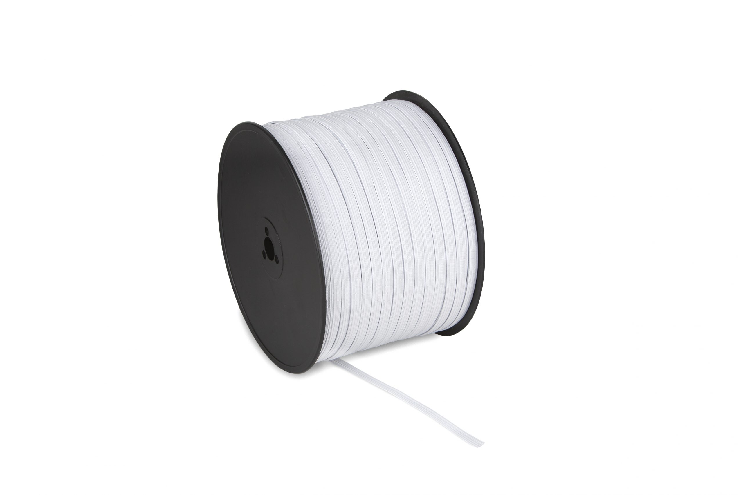 Carrete de cinta elástica blanca de trencilla, 7 mm de ancho, 250 metros de longitud y 1.1 kg de peso, apta para lavado industrial.